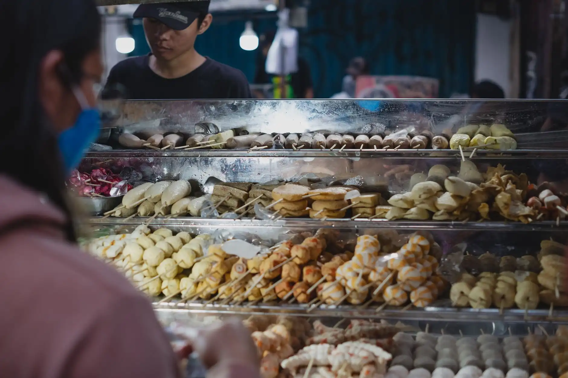 2025年装饰材料行业环保标准升级对墙纸与地板产品的影响分析