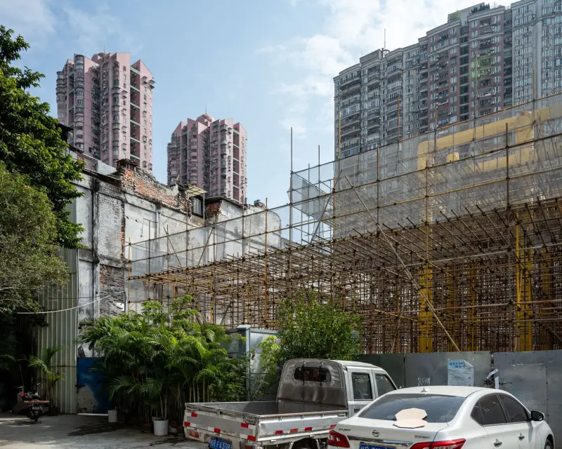 2025年华南地区装饰材料行业新规对墙纸与地板采购的影响分析