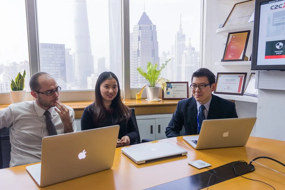 广州中昊装饰材料墙纸系列：不同材质与工艺的适用场景分析