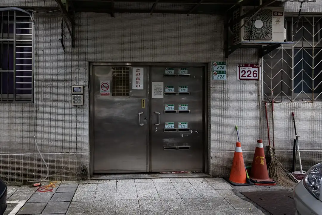 华南地区装饰线条选购指南：材质与工艺对比分析